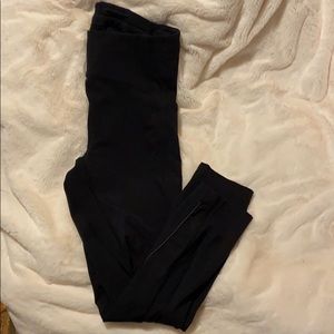 Size 4 Lululemon pocket running crops